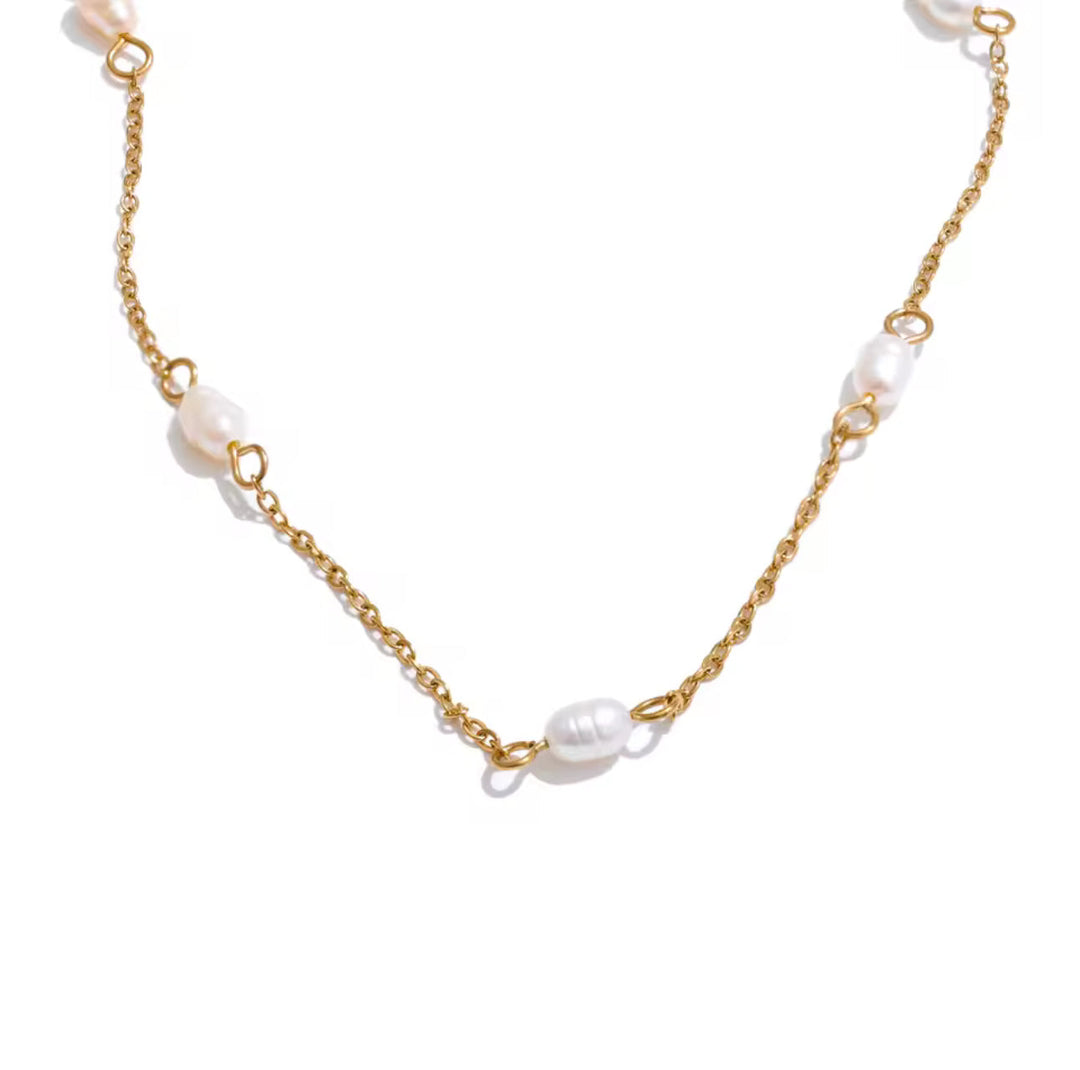 CLARA DAINTY PEARL
NECKLACE