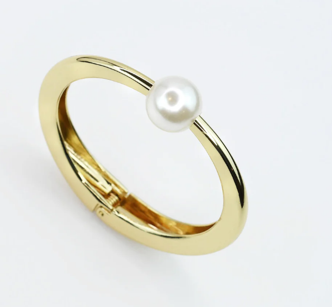 Halo Single Pearl Bangle - 2 Color Options