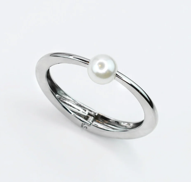 Halo Single Pearl Bangle - 2 Color Options