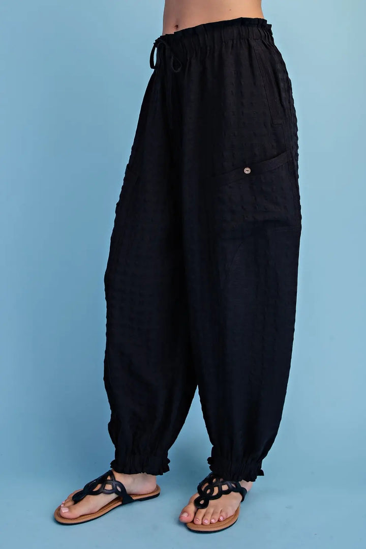 Seersucker Gather Ankle Pants-Black