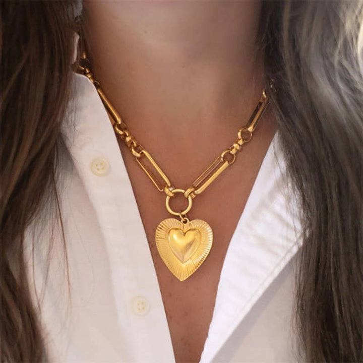 Etched Heart Chunky Chain Statement Necklace