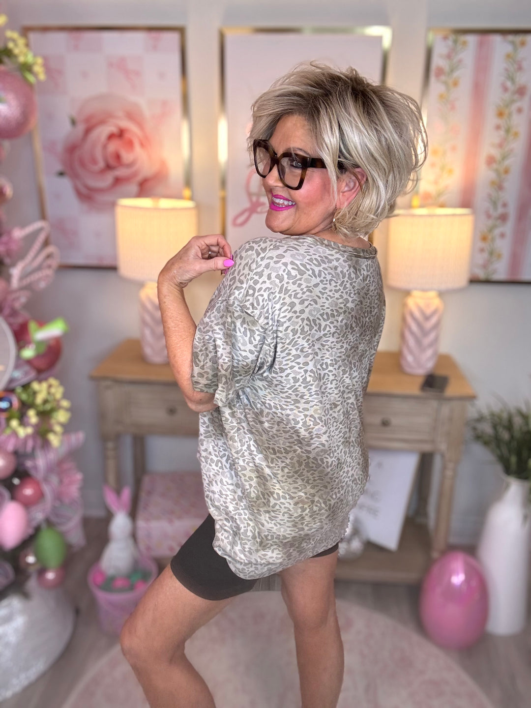 Washed V Neck Leopard Oversized Tee-Olive