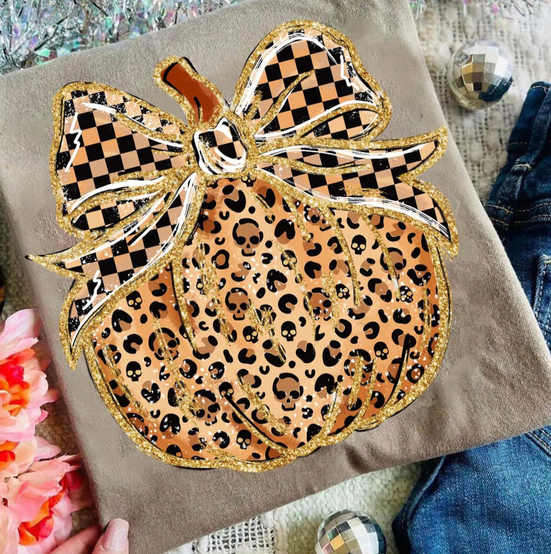 Checkered Bow Leopard Design/Brown Savana   T-Shirt or Sweatshirt