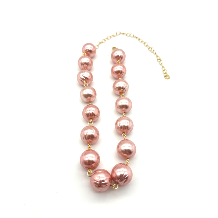 Rose Wrinkled Pearls Amelia Necklace