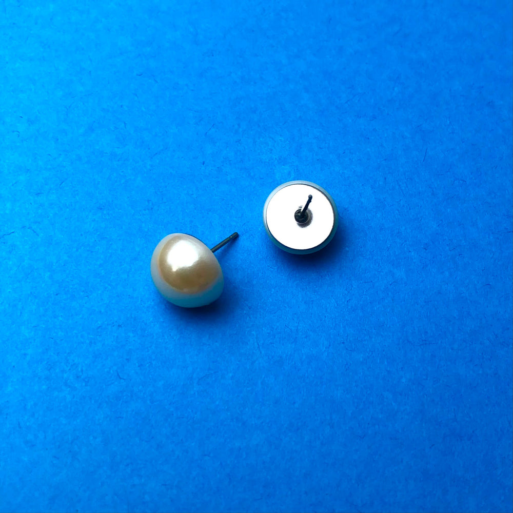 vintage retro pearl earrings