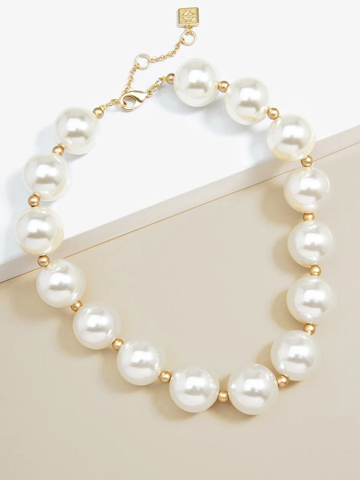 Oversized Pearl Collar Necklace